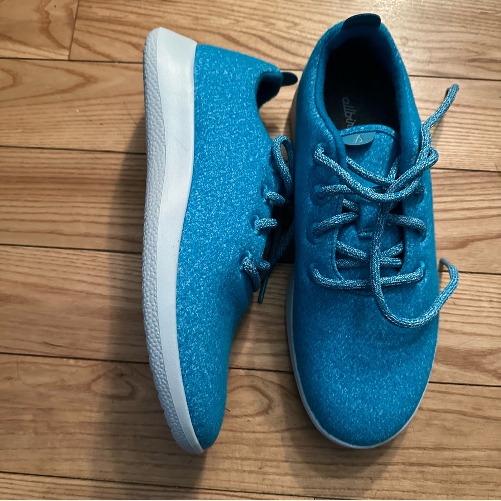 *NWT* Women’s Allbirds Wool Runner sneakers (size 10)